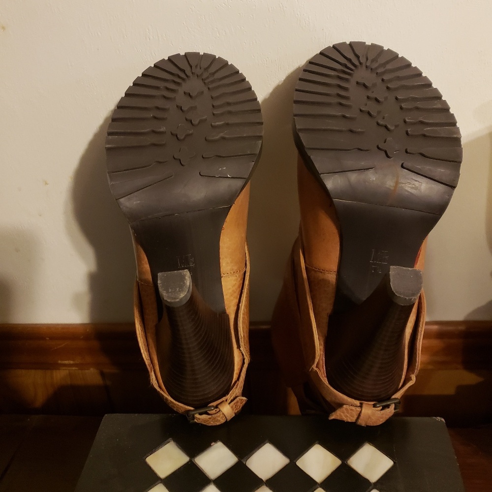 MiA leather high heel buckle boots. SIZE 7 - Picture 8 of 9